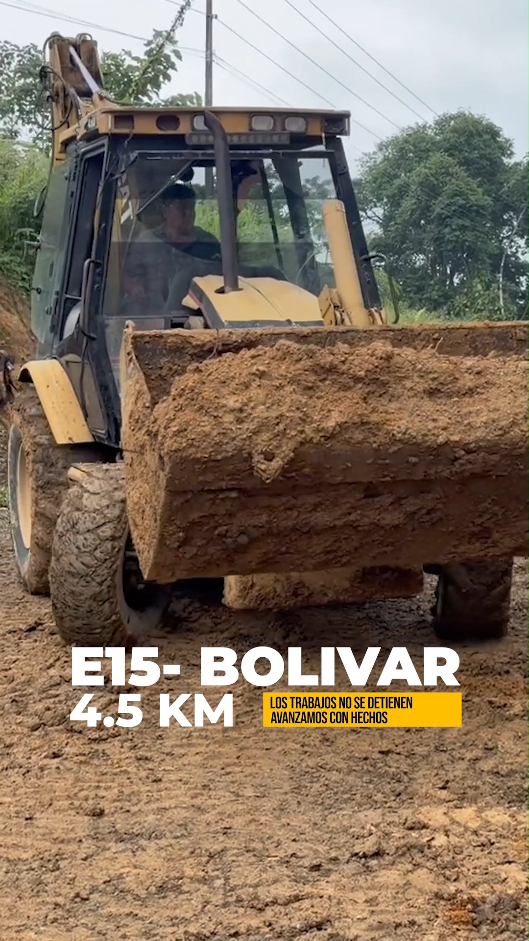 Prefectura de Esmeraldas avanza con obra vial en vía E15 - Bolívar