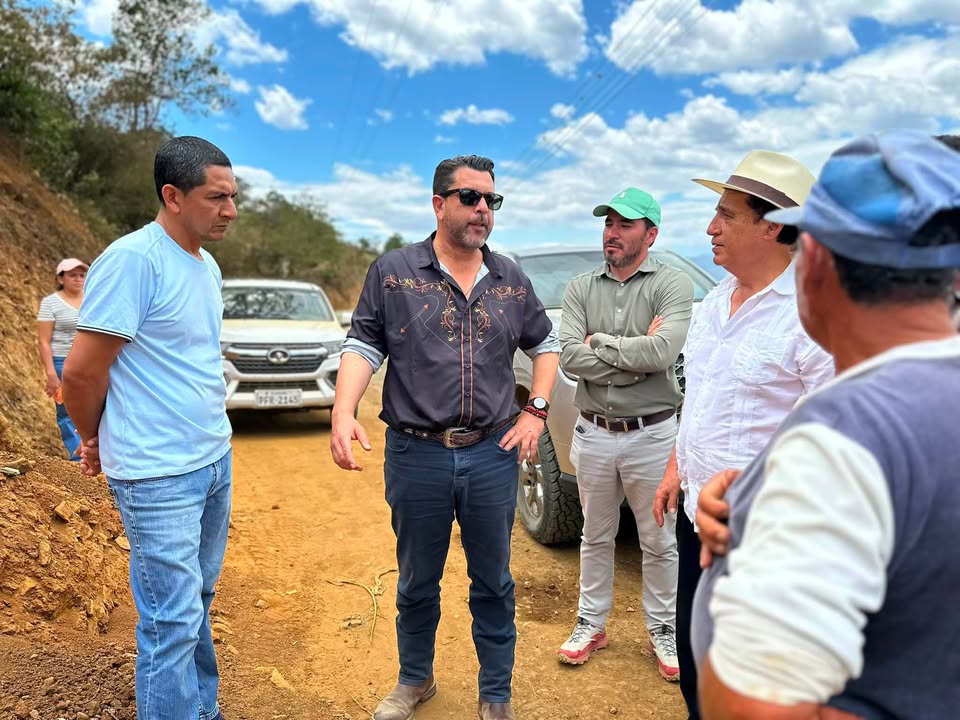 Prefectura de Loja ejecuta obra vial en Sozoranga-Nueva Fátima para conectar a 26 mil habitantes
