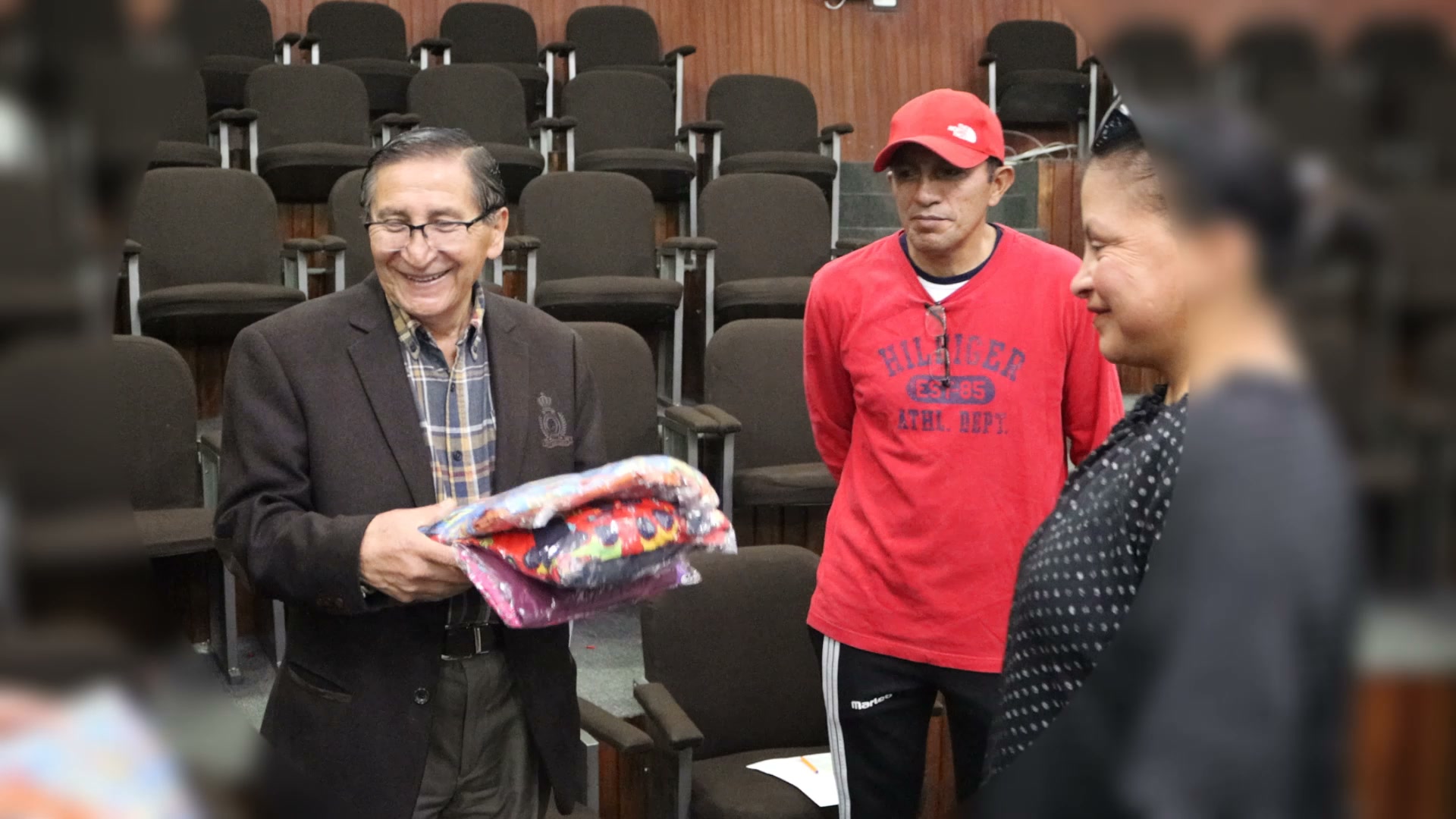 Prefectura de Chimborazo entrega chalecos y capacita a 50 educadoras de centros infantiles