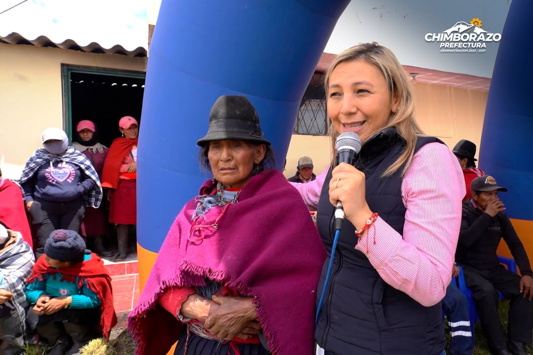 Prefectura de Chimborazo evalúa el deterioro vial en San Carlos de Chuquipoguio