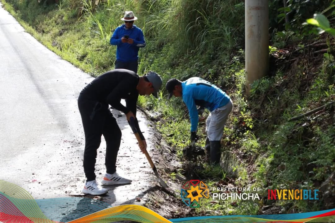 Prefectura de Pichincha ejecuta mingas preventivas en vía Armenia-Pacto ante lluvias
