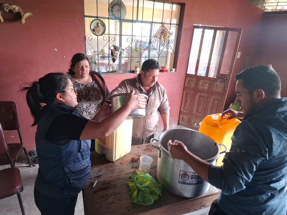 Prefectura de Cañar impulsa taller de vino artesanal en Taday para valorizar producción local