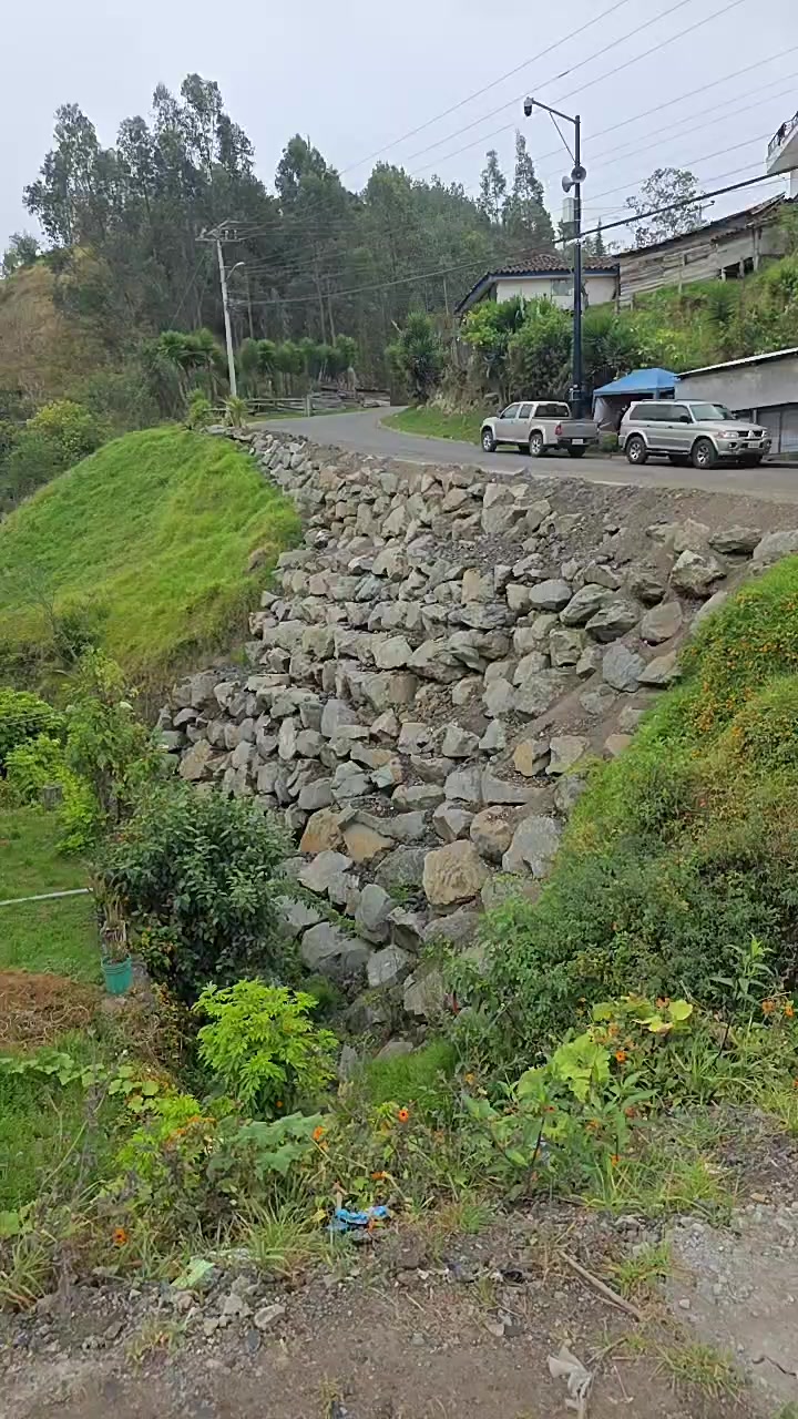 Prefectura de Azuay realiza recorrido de obras en Turi para verificar avances