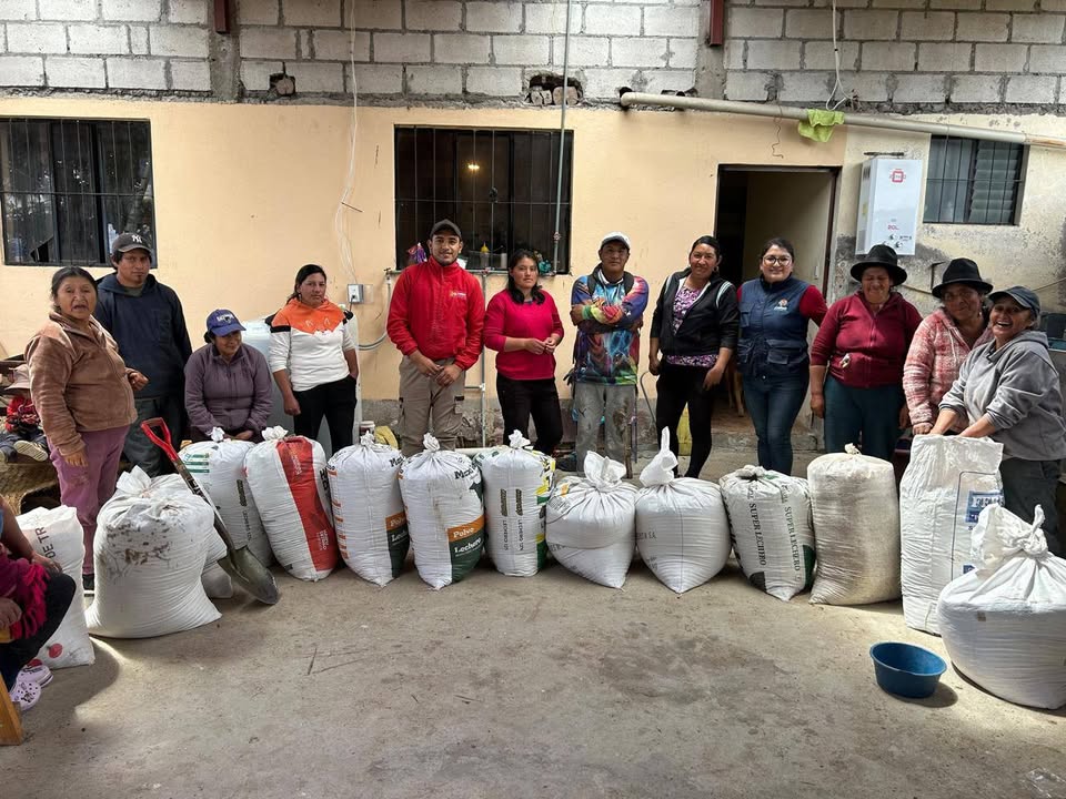 Prefectura de Cañar capacita a 14 ganaderos de Déleg en nutrición animal