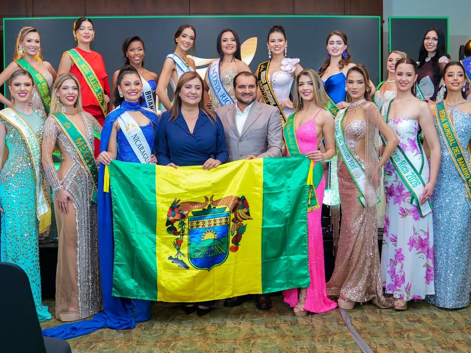 Prefectura de El Oro presenta a candidatas Reina Mundial del Banano 2026 en Guayaquil