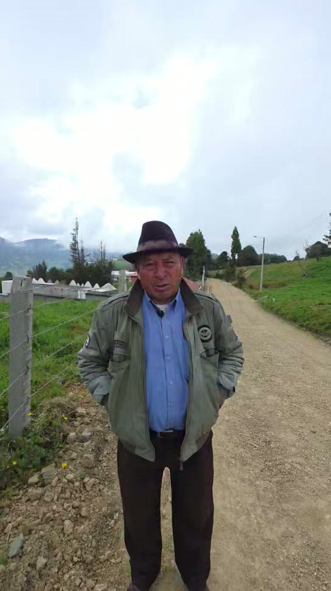 Prefectura de Cañar ejecuta mingas viales en Cungapite para conectar comunidades