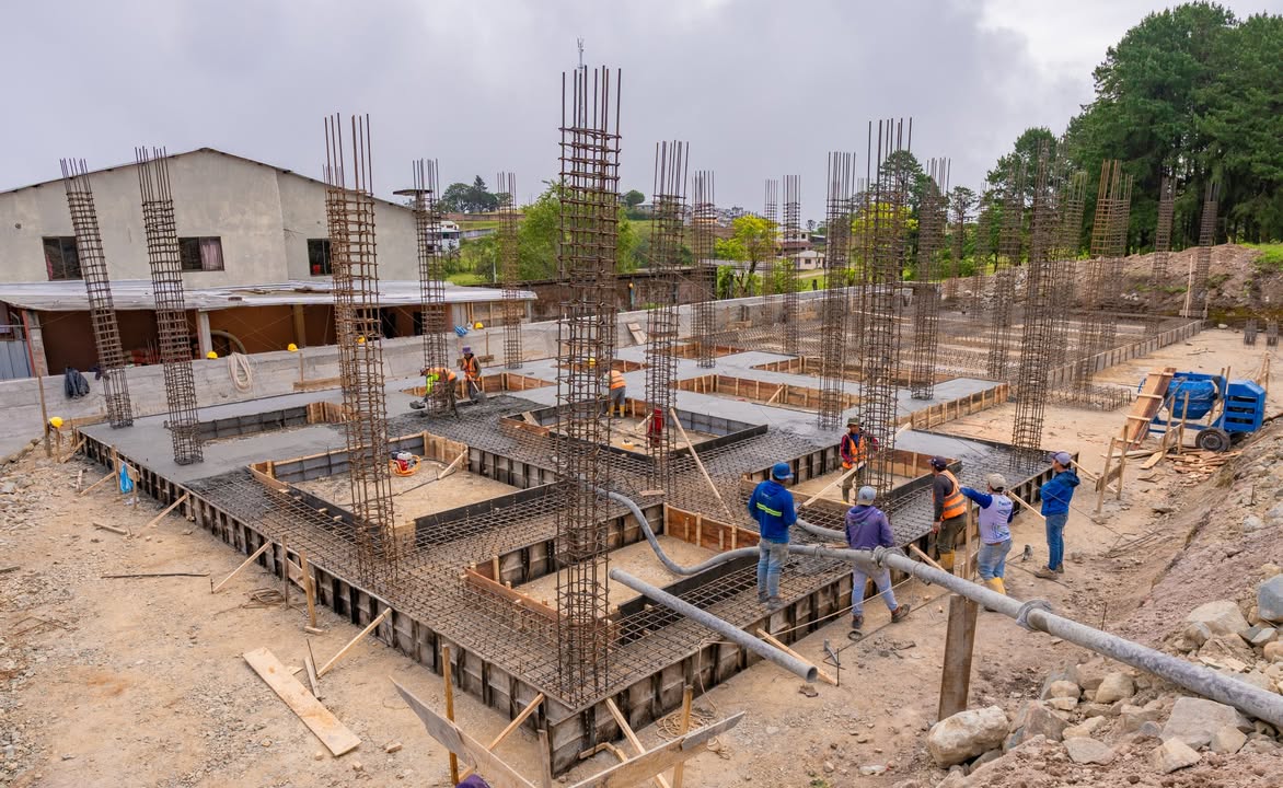 Prefectura del Cañar avanza construcción del Centro de Salud de Ducur con 15% de avance físico