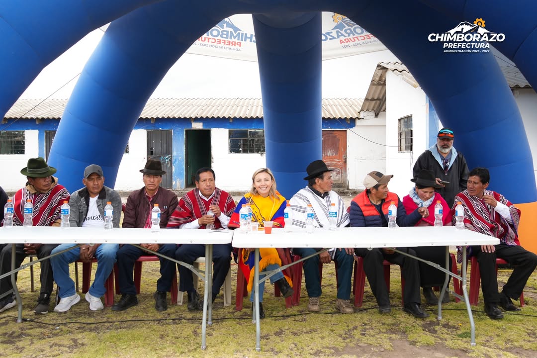 Prefectura de Chimborazo inicia mejoramiento vial de 4,5 km en Guamote