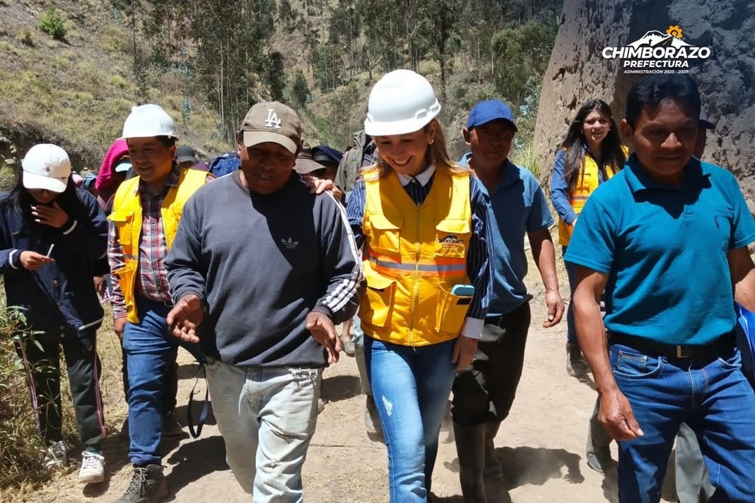 Prefectura de Chimborazo verifica mantenimiento del riego Chambo-Guano en Los Chingazos