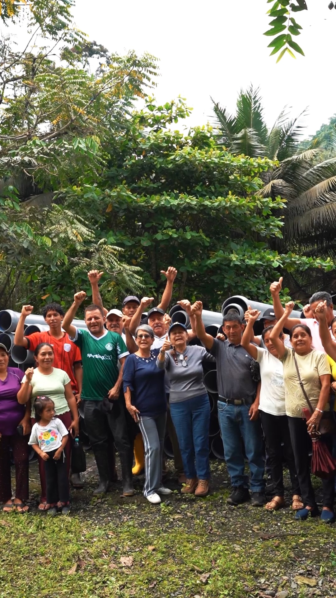 Prefectura de Cañar entrega tuberías para riego en Colonia Agrícola Amazonas