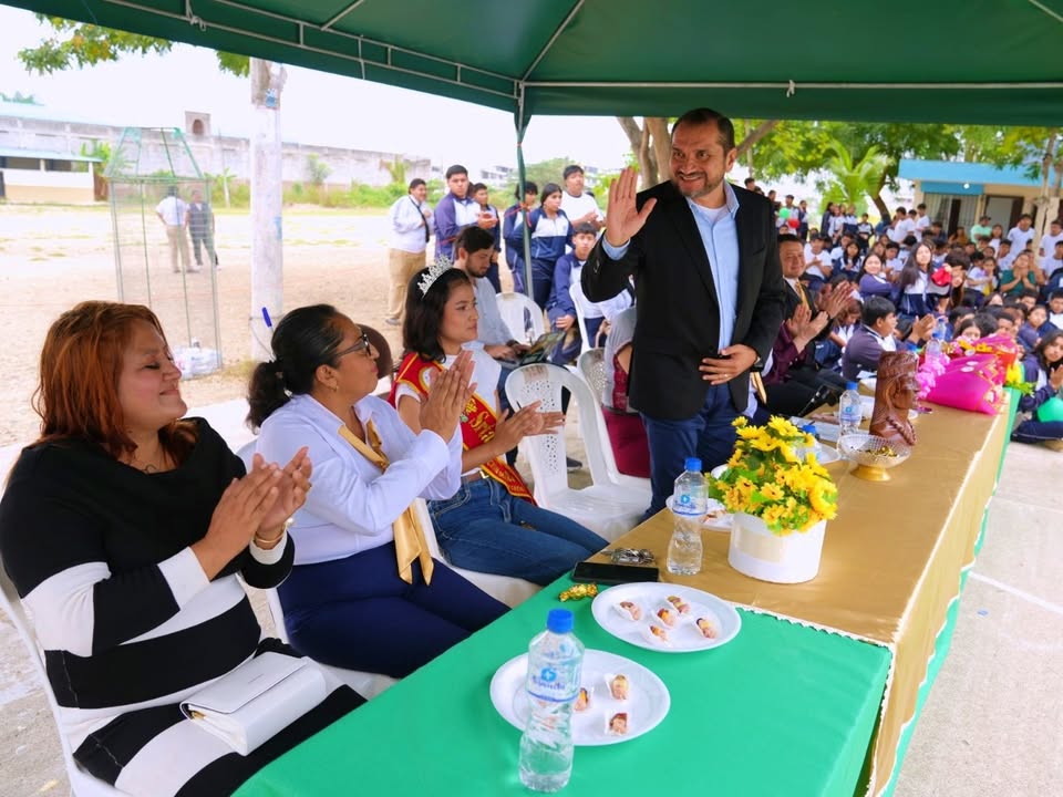 Viceprefectura de El Oro apoya educación con asistencia a Colegio Atahualpa