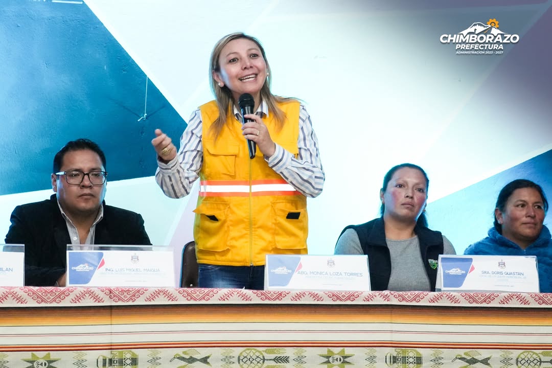 Prefectura de Chimborazo entrega insumos forrajeros a 108 productores en Llagos