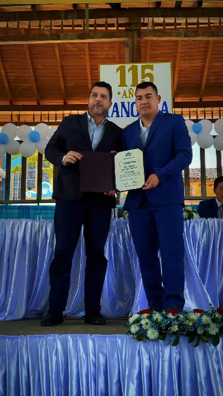 Prefectura de Loja anuncia contratación de asfaltado en vías de Yangana y Loja